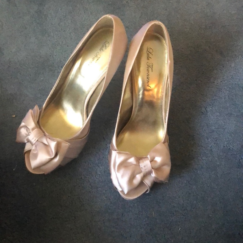 Women’s Size 12 heels never worn
